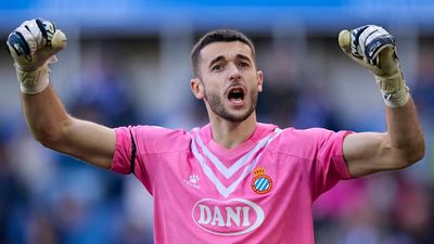 Joan Garcia Responds to Reports of Barcelona Interest