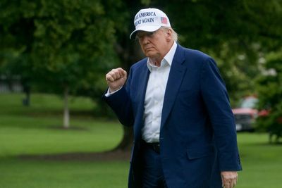 Trump set to pardon reality TV stars Todd and Julie Chrisley of fraud and tax evasion convictions