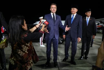 Macron In Indonesia Seeks To Deepen Trade, Defence Ties