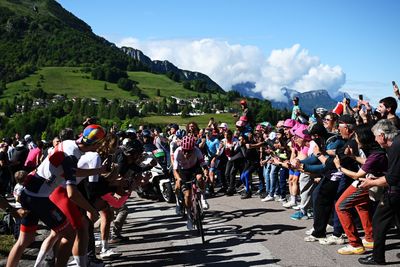 Richard Carapaz vows to 'go for it, all the way to Rome' after lighting up Giro d’Italia in mountains on stage 16