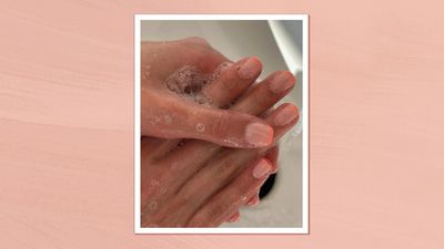 Of all the summery manicures, soft and sweet peach nails are by far our favourites
