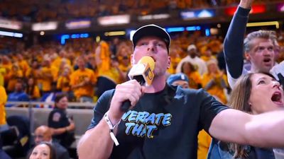 Pat McAfee Led Pacers Fans in a Ceremonial Booing of Celebrity Knicks Fans