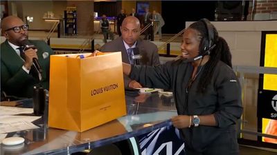 ‘Inside the NBA’ Crew Had Sweet Gift for Stage Manager on Eve of Final TNT Show