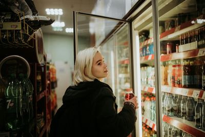 10 Regional Grocery Stores Locals Swear By (But Outsiders Don’t Get)