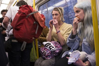 Video of Tube passenger eating food from plate goes viral reigniting etiquette debate