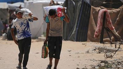 Thousands gather at newly opened Gaza aid centre in Rafah