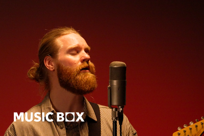 Watch Sam Ryder’s brilliant pared-back Music Box performance of new single ‘OH OK’