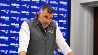 Patriots’ Mike Vrabel Addresses Stefon Diggs’s Viral Boat Video