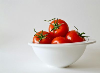 10 Popular Foods That Don’t Belong in Your Fridge (But You’re Doing It Anyway)