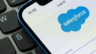Salesforce Reverses Down Amid Q1 Earnings Beat, Updated Guidance