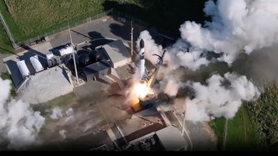 Rocket Lab launches private Earth-observing satellite to orbit (video)