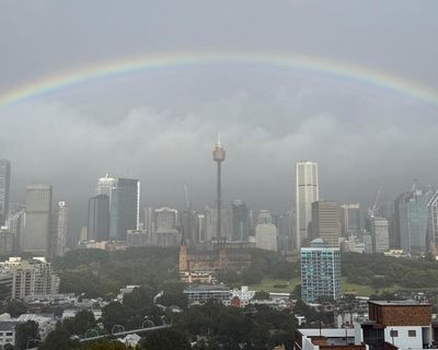 Warm winter forecast for Australia as SA and Victoria face unseasonal fire risk