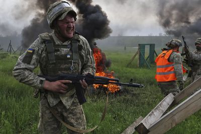 Ukraine submits ceasefire plan, but Russia responds with escalation