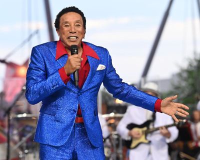 Smokey Robinson files defamation suit against former housekeepers accusing him of sexual assault