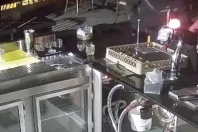 Man sets himself on fire during botched arson attempt at restaurant