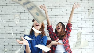 The Real Reason You’re Avoiding Money Talks With Friends (Hint: It’s Not About Privacy)