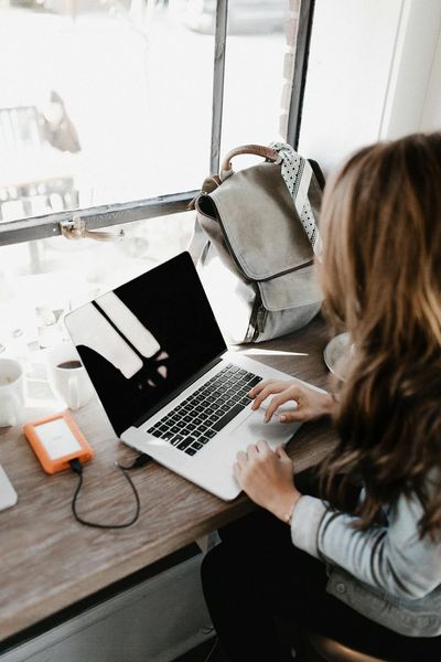 Why Freelancing Might Be Worse Than a 9-5 Job in 2025