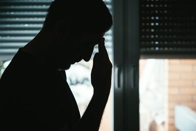 7 Ways to Spot Depression in Someone Who Is Good at Hiding It