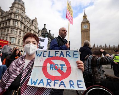 Ministers consider tweaks to soften welfare cuts before key vote
