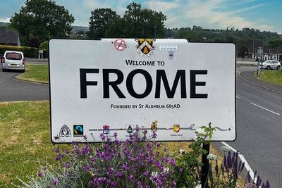 ‘Welcome to Frome’ sign moved to a different town 10 miles away