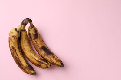 What’s The Secret To Preventing Bananas From Turning Brown Too Fast?