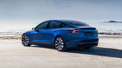 Tesla brings a free update to iPhone that makes charging alerts easier to see
