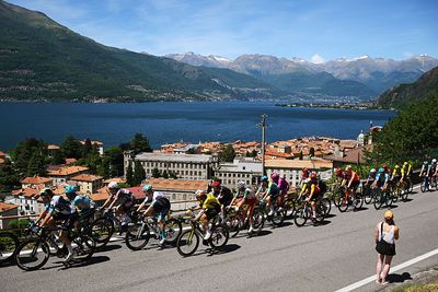 'Everyone was dead' – Hot, tactical day at Giro d'Italia brings unexpected results from sprinter-packed breakaway