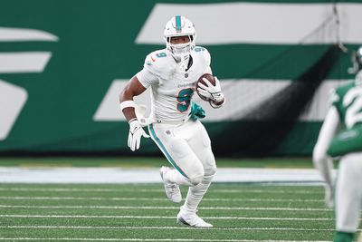 Dolphins-Steelers Discussing Trade For TE Jonnu Smith