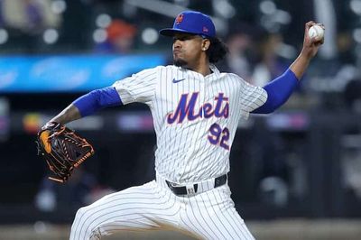 Cubs sign relief pitcher Genesis Cabrera