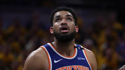 Charles Barkley Scolds Karl-Anthony Towns to His Face for His 'Dumb Fouls'