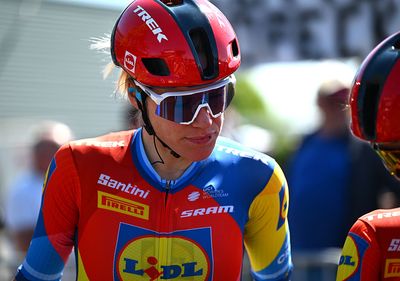 Ellen van Dijk fractures right shoulder in criterium crash, race cancelled