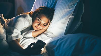 Can’t sleep after doomscrolling? Experts explain the ‘brain rot’ effect