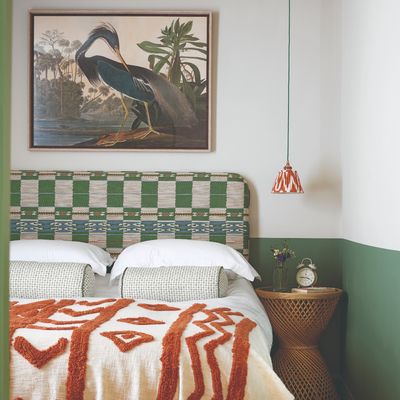 Bedroom wall decor ideas – 20 ways to express your style and elevate your bedroom’s walls