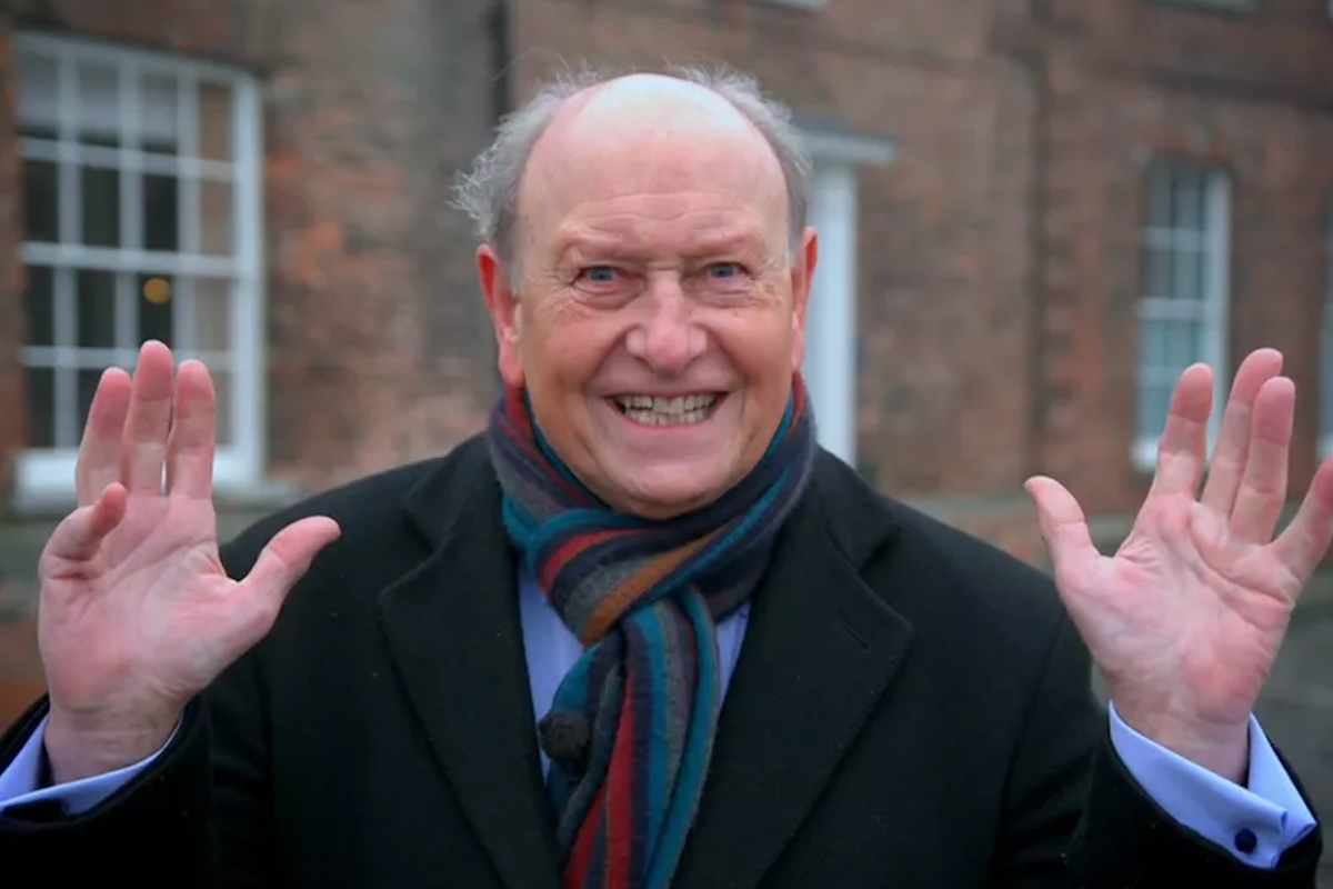 Bargain Hunt viewers demand new material on…