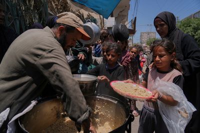 Live updates: Israeli airstrikes in Gaza kill at least 14, medics say