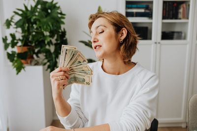 7 Unfavorable Truths About Marrying Into a Wealthy Family