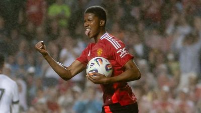 Man Utd Forced to Come From Behind to Avoid Hong Kong Humiliation