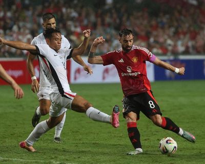 Amorim says Fernandes ‘wants to stay’ at Manchester United amid Saudi links