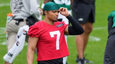 Justin Fields gave a blunt reply when asked about facing Steelers