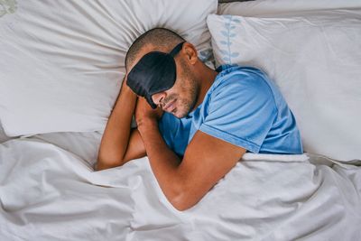 Night owls tend to have more health risks than early birds—including cognitive decline, new study finds