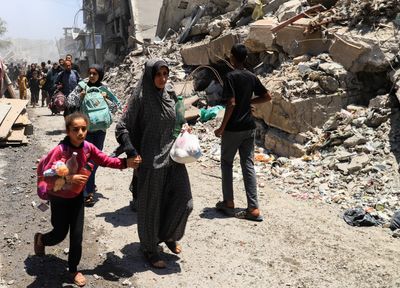 UN says famine stalks all in Gaza; Israel shoots, wounds aid seekers