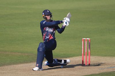 Kent beat holders Gloucestershire in Blast thriller as Somerset see off Surrey