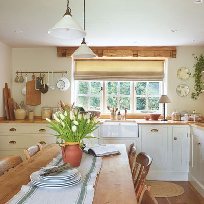 21 warm and inviting country kitchen ideas to add charm to the heart of your home