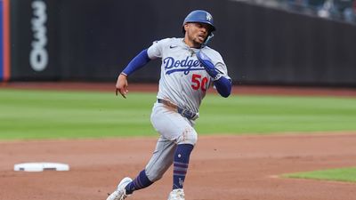Mookie Betts to Miss Yankees-Dodgers Series Opener After Stubbing Toe