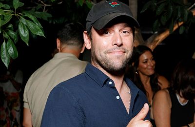 Scooter Braun reacts to Taylor Swift buying back her masters