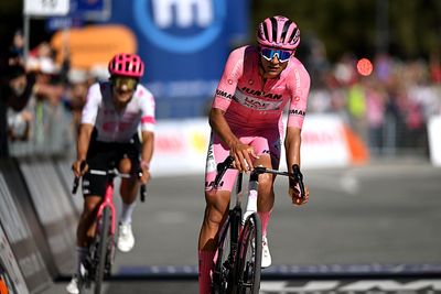 Giro d'Italia: Isaac del Toro clings to Richard Carapaz's attacks on mountainous stage 19 as Nicolas Prodhomme claims solo victory