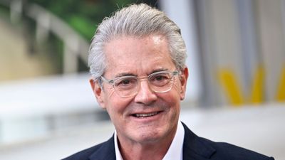 Kyle MacLachlan enjoys the benefits of a green kitchen despite his white-painted walls – his color technique is the most inventive I've seen