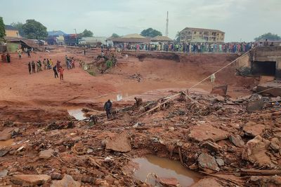 At least 151 killed after flash floods submerge Nigerian town
