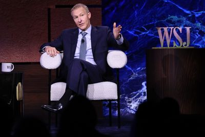United's CEO proclaims the budget airline model is dead and argues they 'screw the customer'