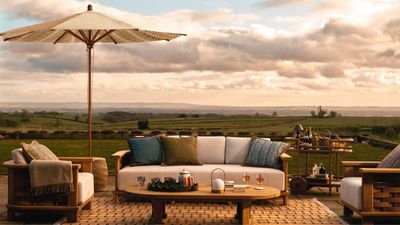 12 outdoor table shades for cool and elegant open-air dining